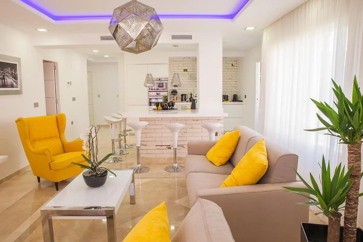 Luxury 100 Sq.M. Sea View Apartment Benalmádena 0*,